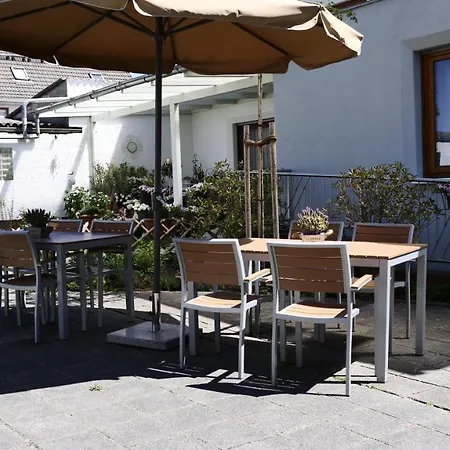 Bett & Fruehstueck ホテル 2*