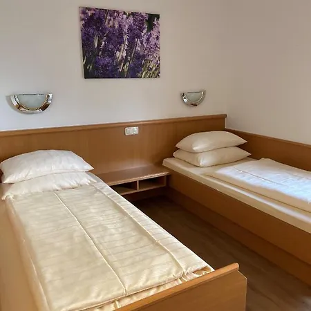 ホテル Bett & Fruehstueck