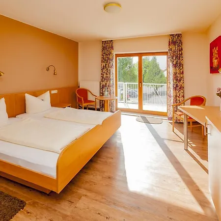 Bett & Fruehstueck 2*